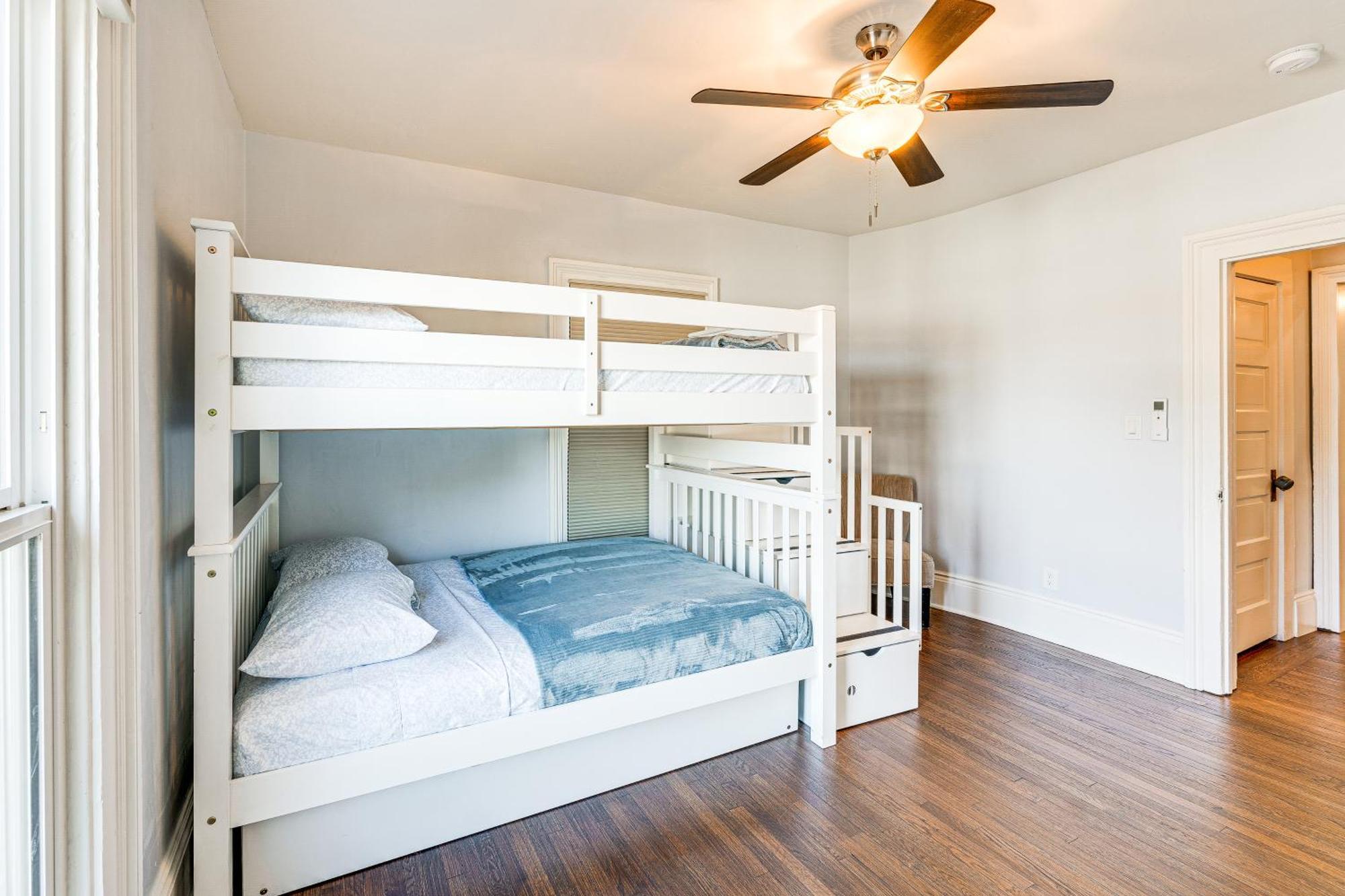 Bright Woodland Apartment Walk To Main Street Extérieur photo