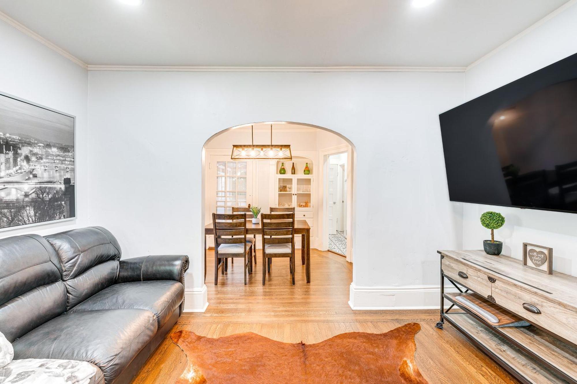 Bright Woodland Apartment Walk To Main Street Extérieur photo