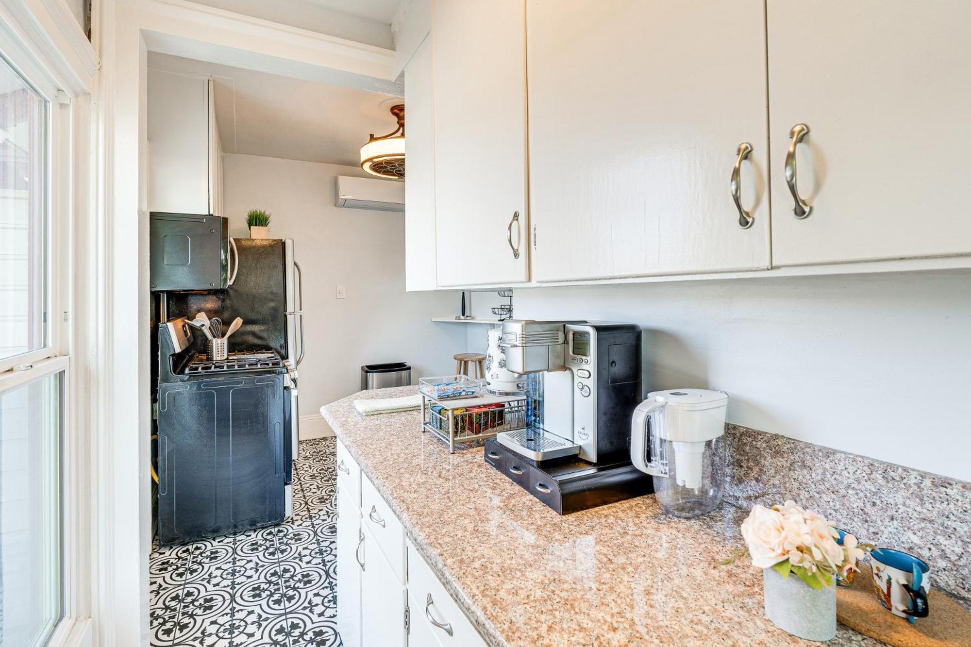 Bright Woodland Apartment Walk To Main Street Extérieur photo